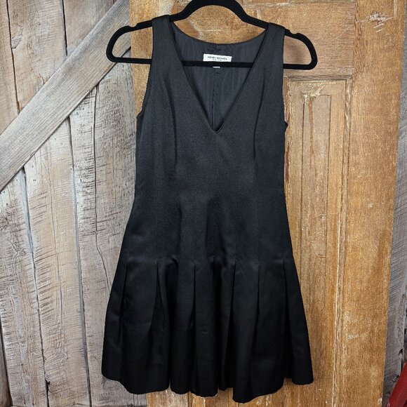 Heidi Weisel Satin Pleated Dress Size 4 - Picture 1 of 12